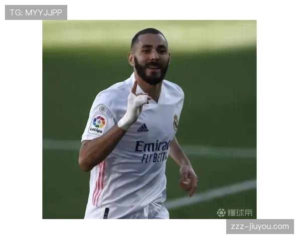 本泽马离开皇马是否明智？生涯后期决策的合理性与影响深度解析